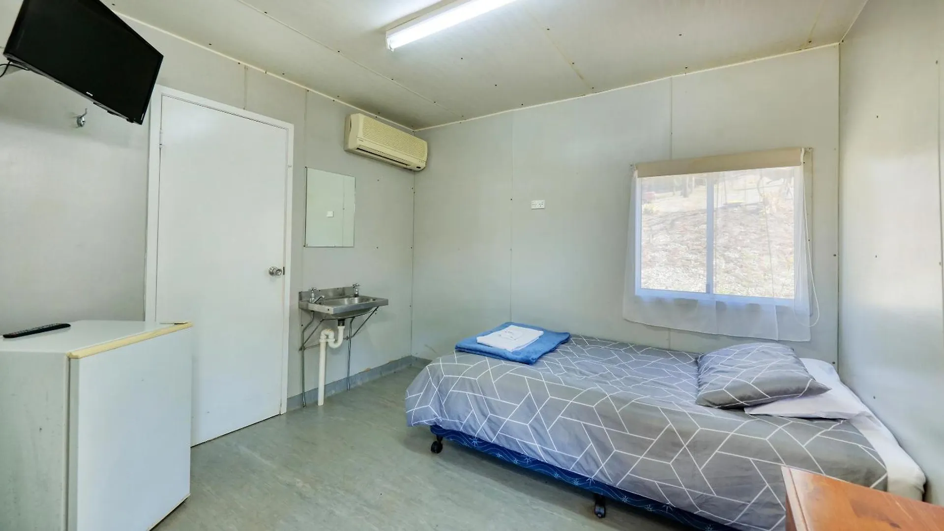 Silver Wattle Cabins Mount Morgan