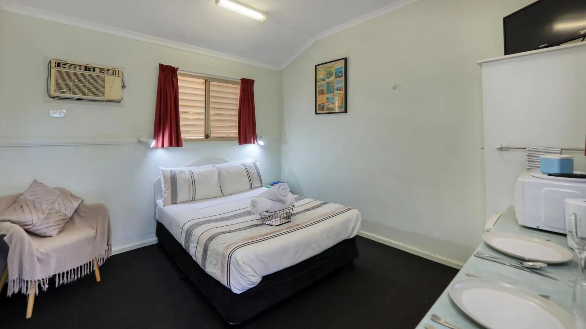Silver Wattle Cabins Mount Morgan Motel