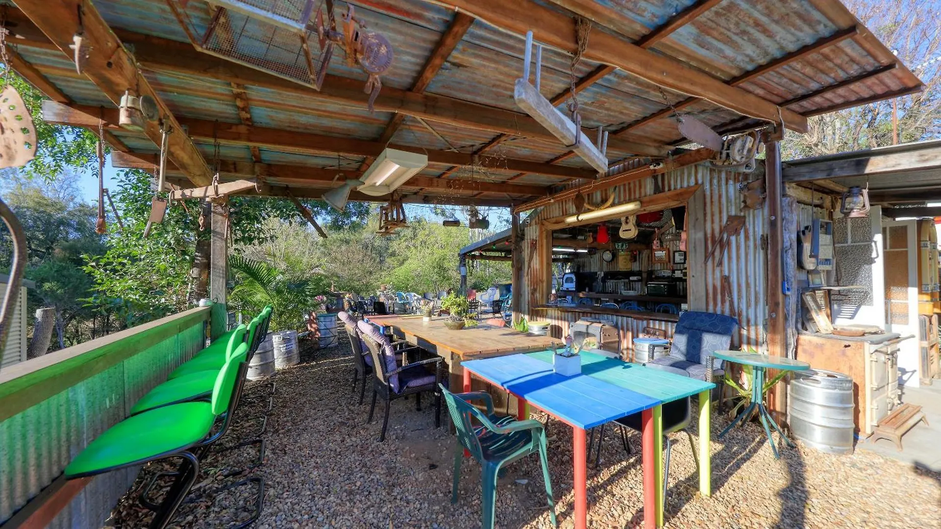 Silver Wattle Cabins Mount Morgan Motel