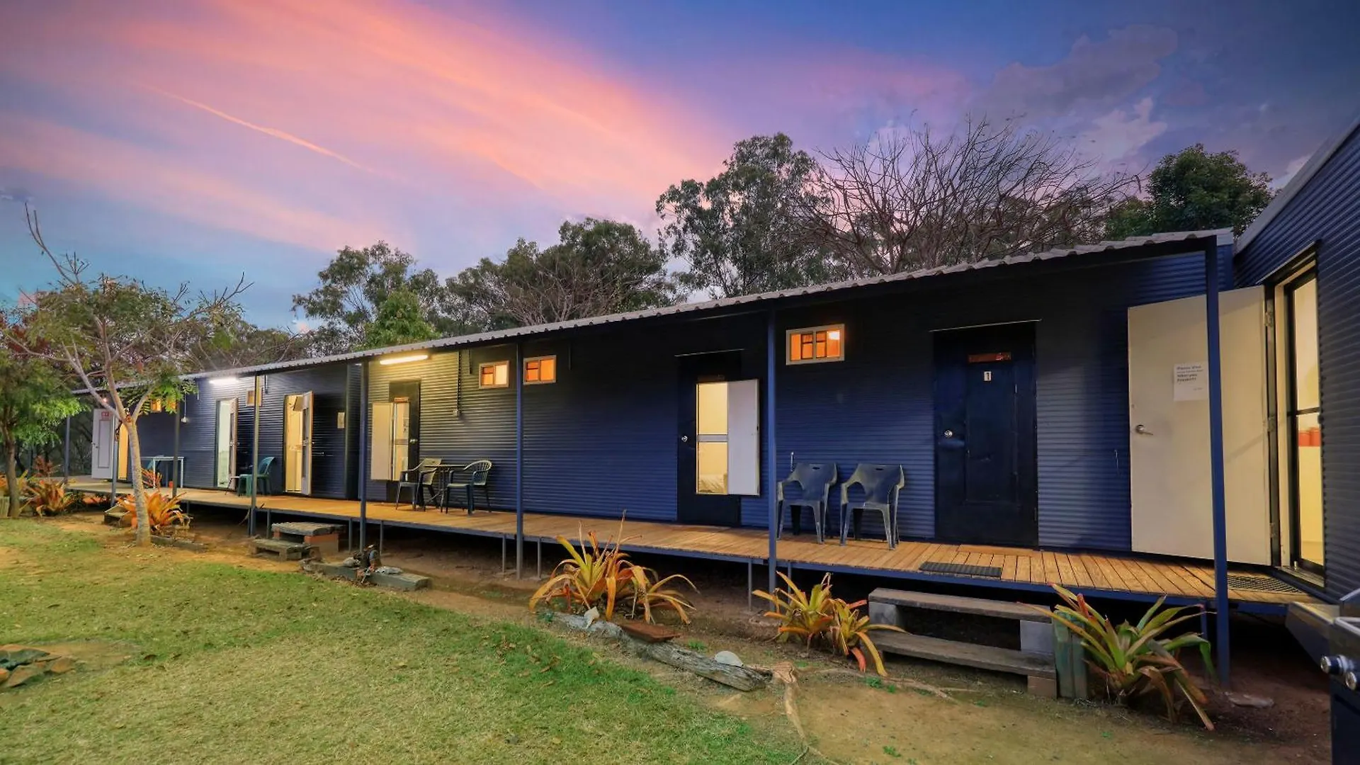 Silver Wattle Cabins Mount Morgan Motel