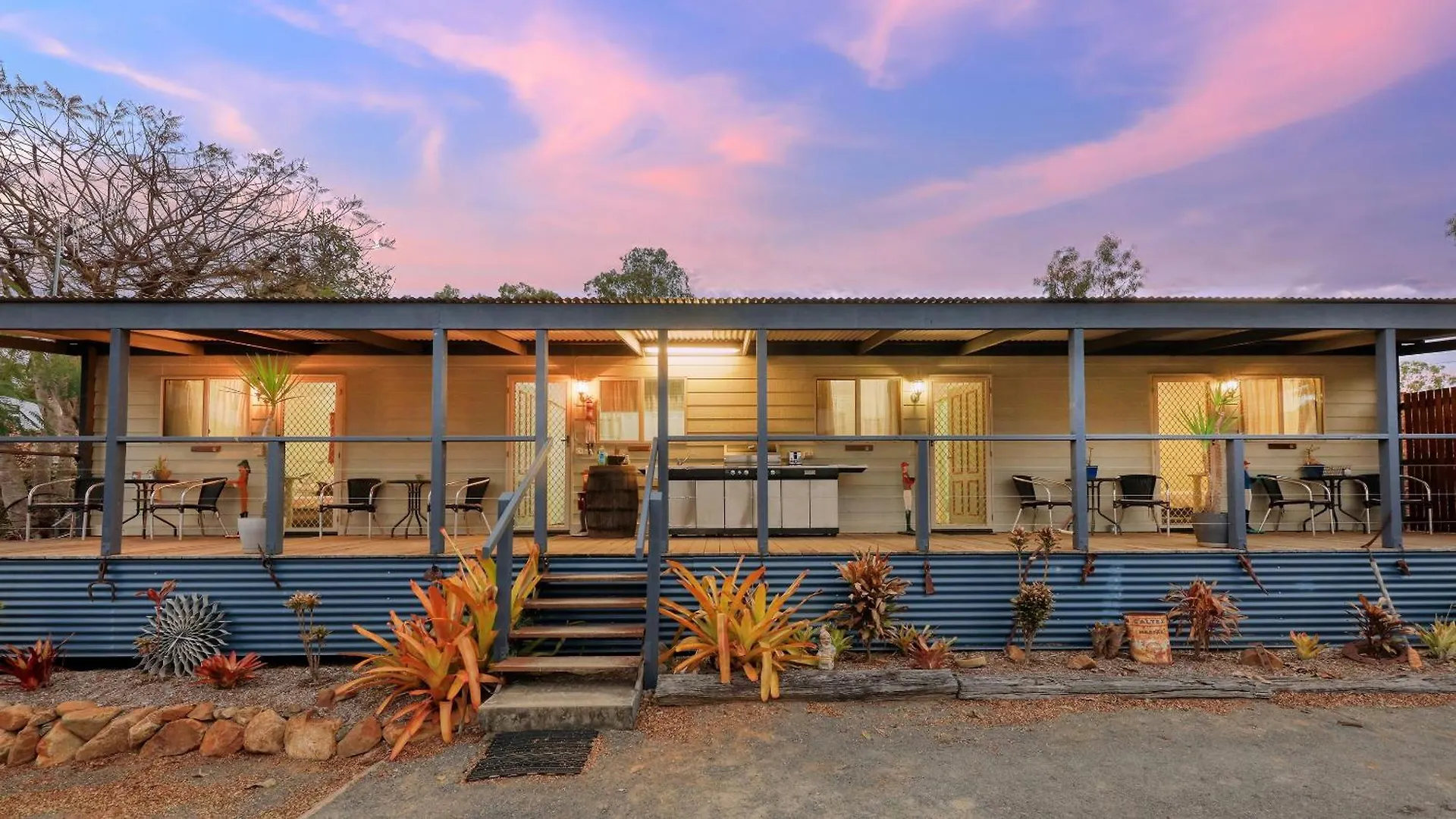 Silver Wattle Cabins Mount Morgan