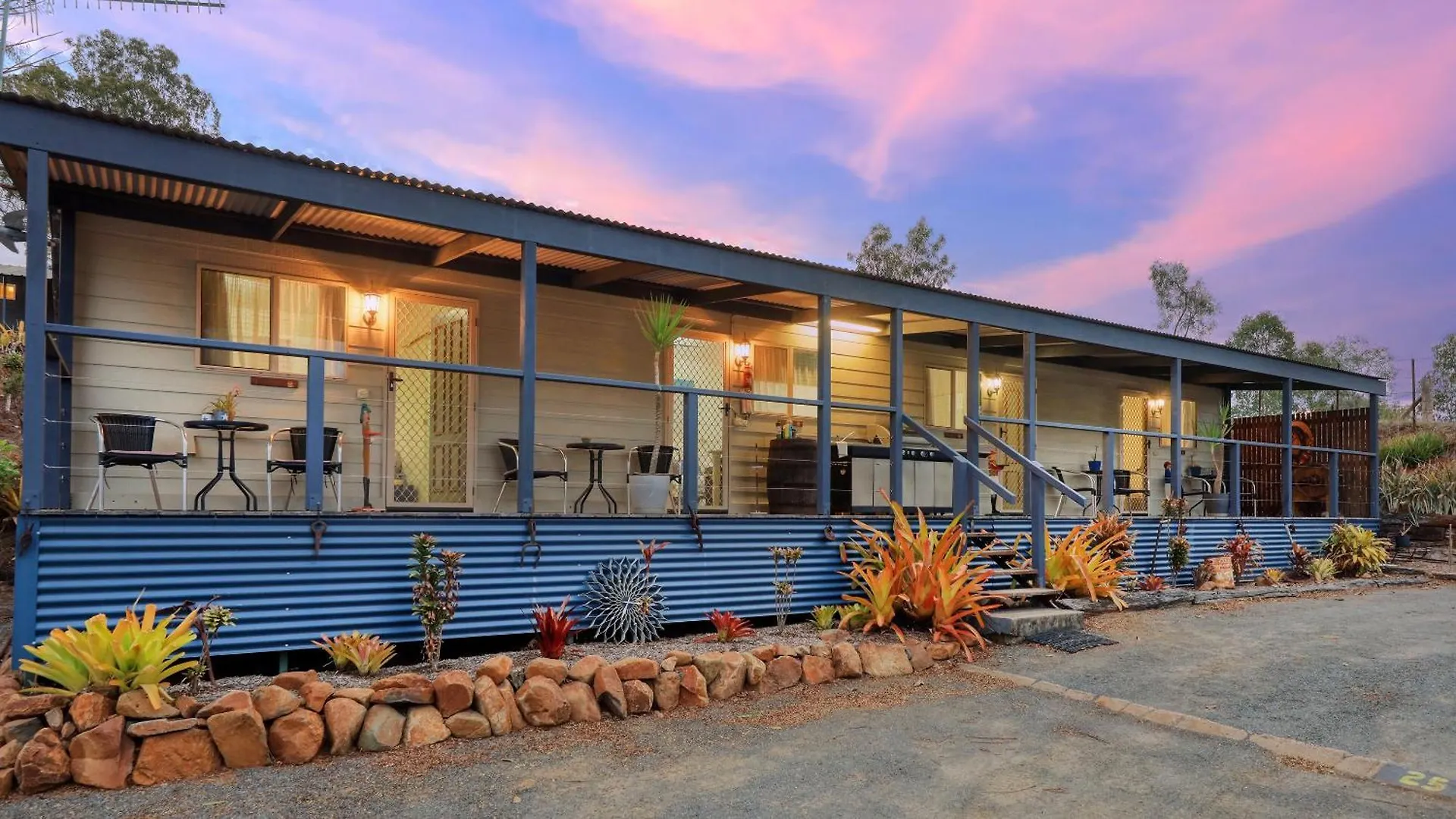 Motel Silver Wattle Cabins Mount Morgan
