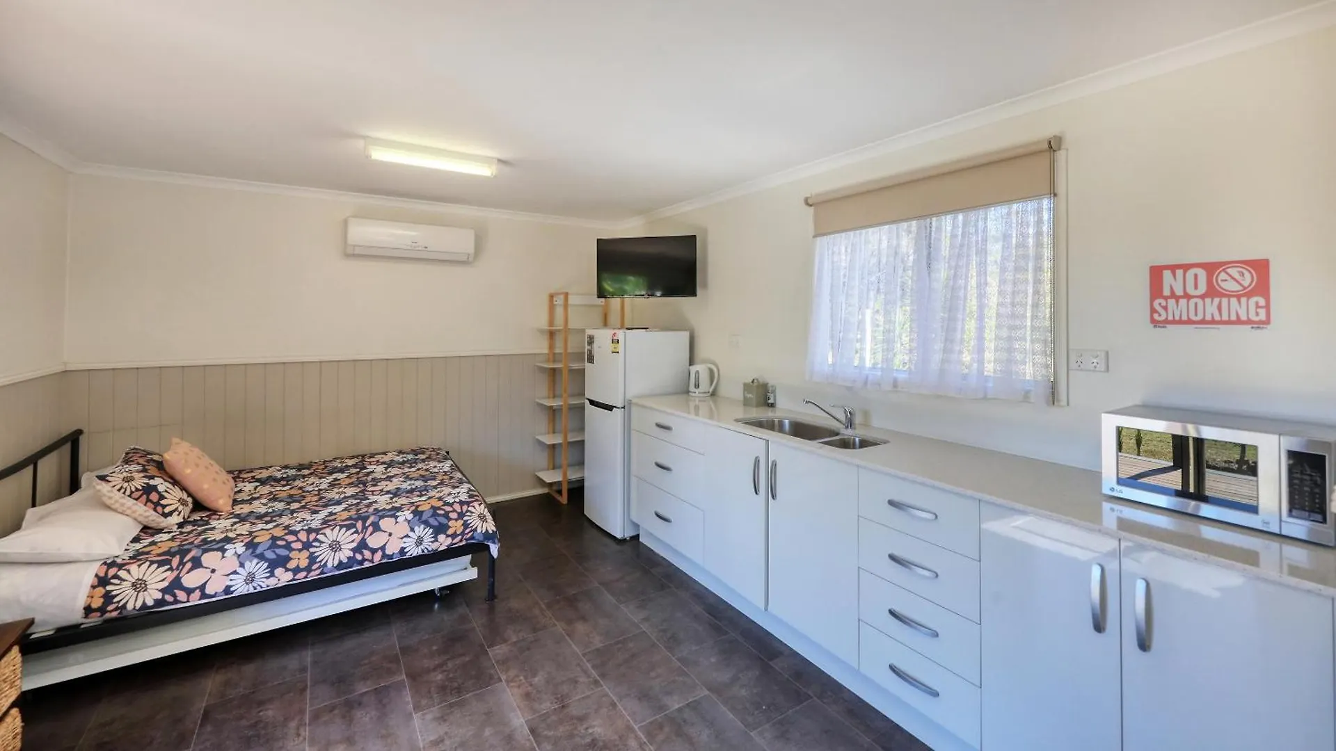 Silver Wattle Cabins Mount Morgan 0*,  Australien